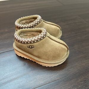 UGG Tasman toddler size 5
